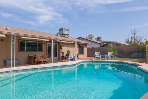 Tempe Casa | Charming House Pool Near Kiwanis Park Freeways