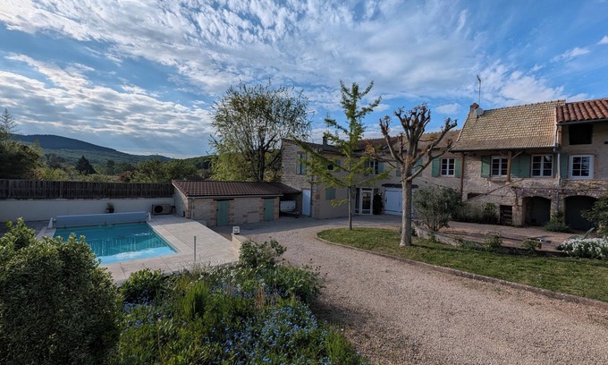 Aze Casa | Charming house - Swimming pool - 7 beds - 11 travellers - Pets OK - Cluny