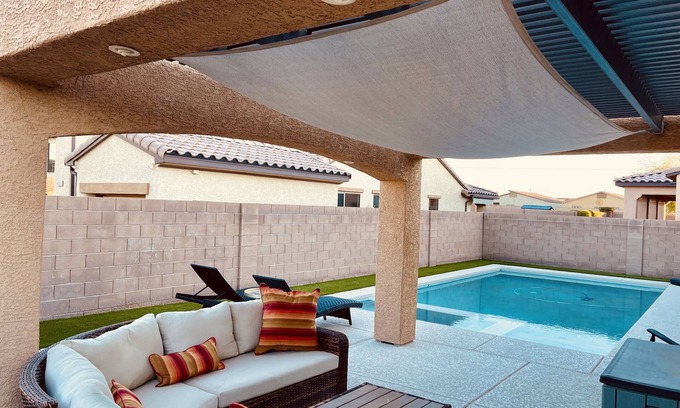 North Las Vegas Casa | Charming house with saltwater pool and hot tub