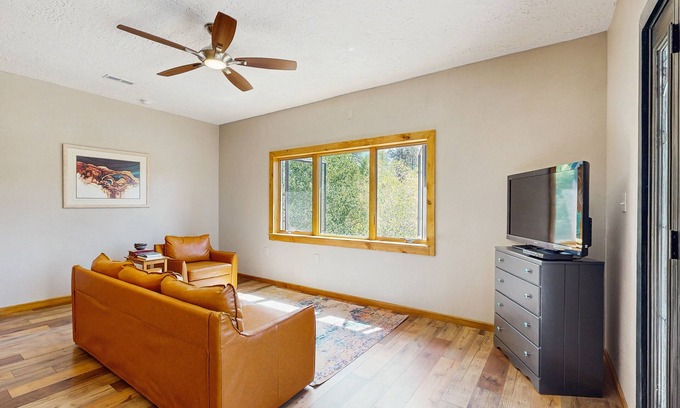 Bayfield Casa | Charming house w/full kitchen, peaceful location & wifi