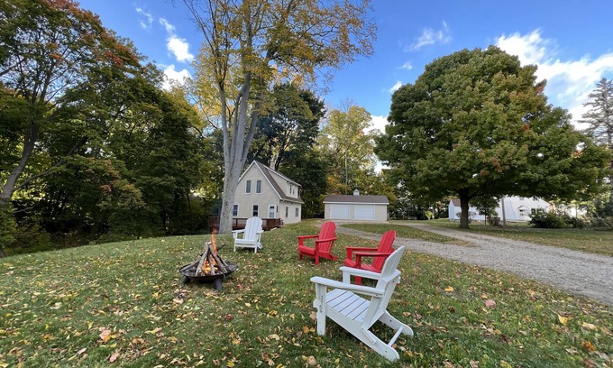 South Haven Casa | Charming House walking distance to downtown, close to beach and more!