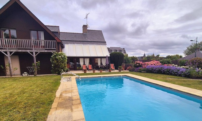 La Richardais Casa | Encantadora casa con piscina climatizada.