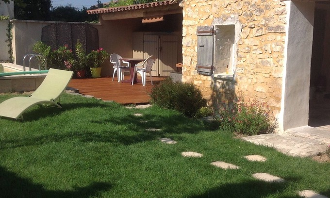 Saint-Didier Casa | Encantadora casa con piscina en el carácter de su pueblo. Calma, la relajación, la tradición