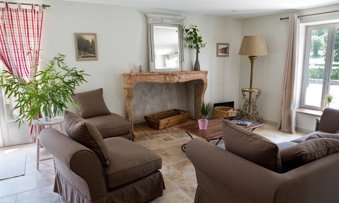 Bouilland Casa | Encantadora casa con patio con jardín bellamente restaurado bucólico Village ****