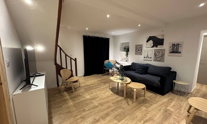 Jonage Casa | Charming house with garden near Lyon, airport and Eurexpo