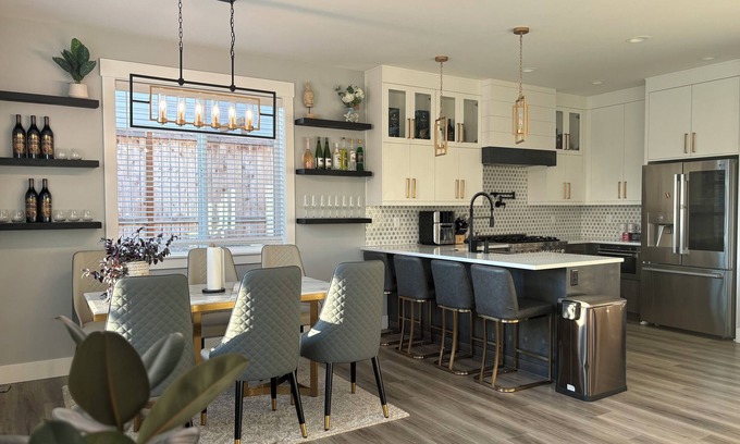 Dallas Casa | Charming house with Hot Tub and Steamer Shower in delightful Dallas