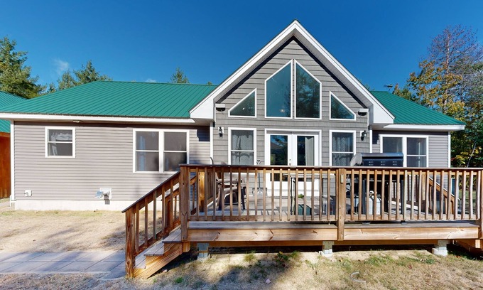 Brownfield Casa | Charming House with Cozy Living Spaces and Outdoor BBQ Deck