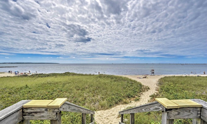Hyannis Cabaña | Charming Hyannis Home w/ Deck: Walk to Beach!