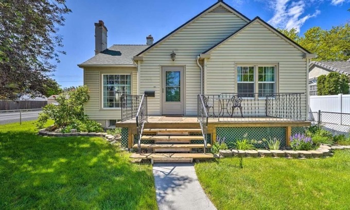 Twin Falls Cabaña | Charming Idaho Home (3-Bedroom Cottage) - Pets Allowed by RedAwning