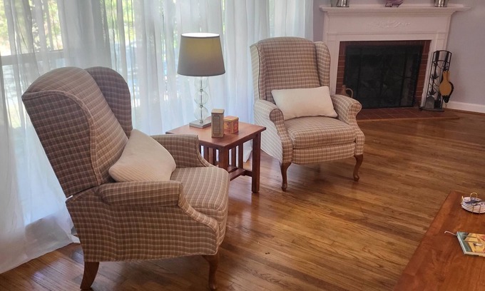 The Southampton Casa | Charming in South Hampton Pets Welcome