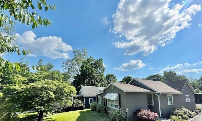 Indianapolis Casa | Charming Indy Cottage: Minutes to Downtown