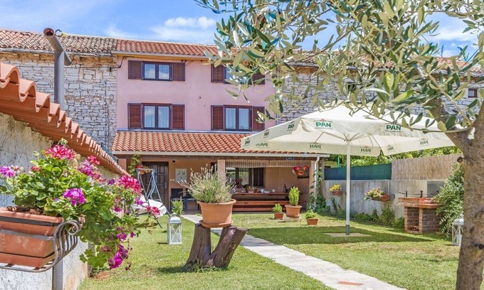 Orihi Casa | Encantadora casa de vacaciones en el interior del pueblo de Orihi