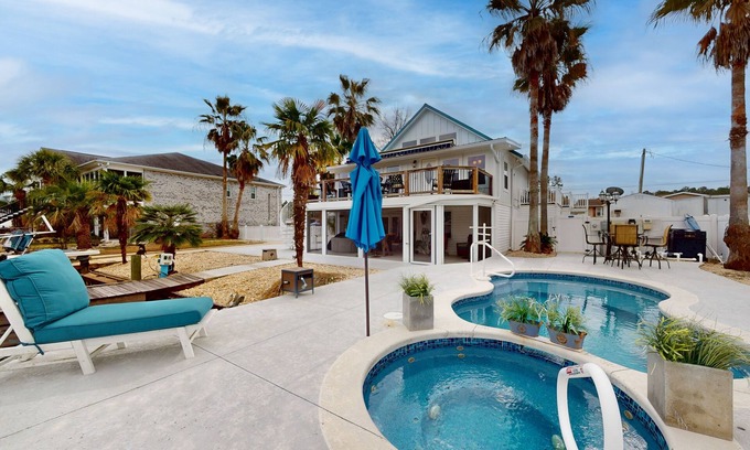 Socastee Casa | Charming Intra-Coastal Waterway home w/private pool, hot tub spa combo