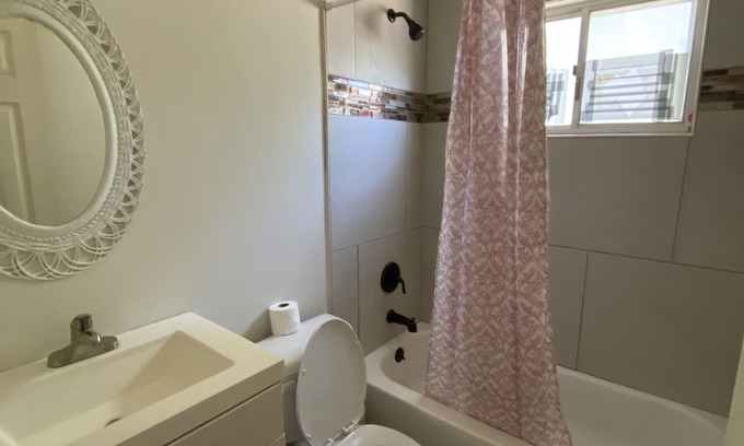 New Smyrna Beach Cabaña | Charming Island Cottage - Pet Friendly