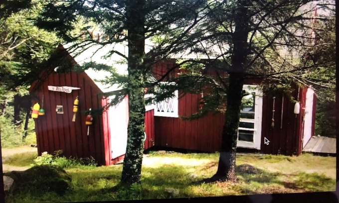 Swans Island Cabina | Charming Island Cabin with Breathtaking Coastal Waterfront--Immerse in Serenity