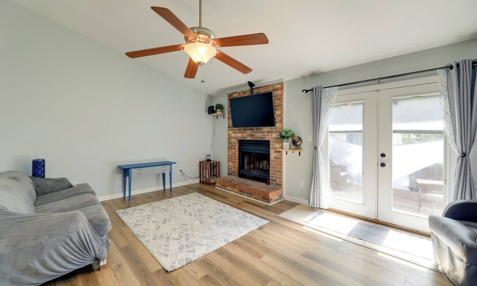Piney Green Casa | Charming Jacksonville Abode w/ Patio!