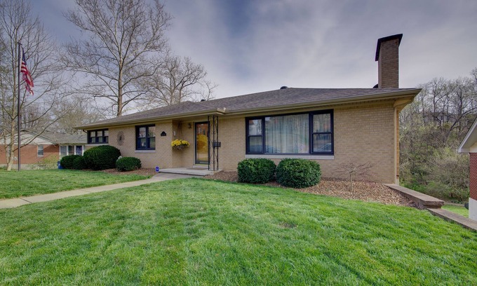 Jefferson City Casa | Charming Jefferson City Home: 2 Mi to Downtown!