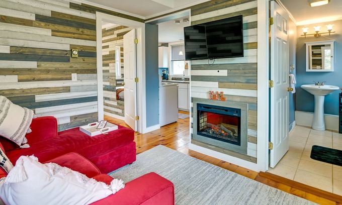 Jefferson Cabaña | Charming Jefferson Cottage w/ Fire Pit!