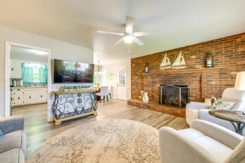 Arlington Casa | Charming Jonesville Home with Grill - Near Wineries!