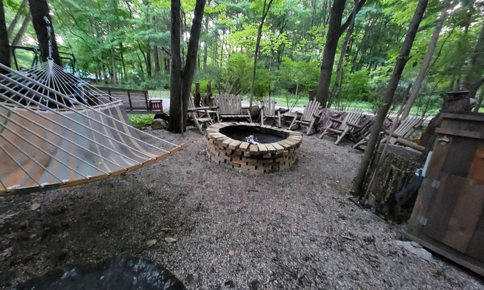 Bellmore Cabina | Charming lake cabin located next to Racoon State Park.