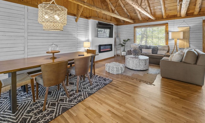 Indian Point Cabina | Charming Lake Cabin on Table Rock Lake – Free Golf Cart, Silver Dollar City