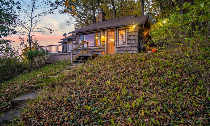 Holland Cabina | Encantadora cabaña del lago Michigan, impresionantes vistas de la cubierta y acceso privado a la playa