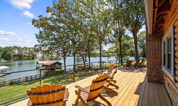 Denver Casa | Charming Lake Norman Log Cabin