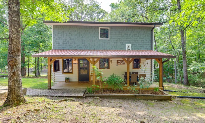 Milledgeville Cabina | Charming Lake Sinclair Cabin: Fire Pit, Dock