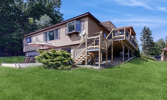Gouldsboro Casa | Charming Lakefront House with Outdoor Firepit, Washer/Dryer and Wifi
