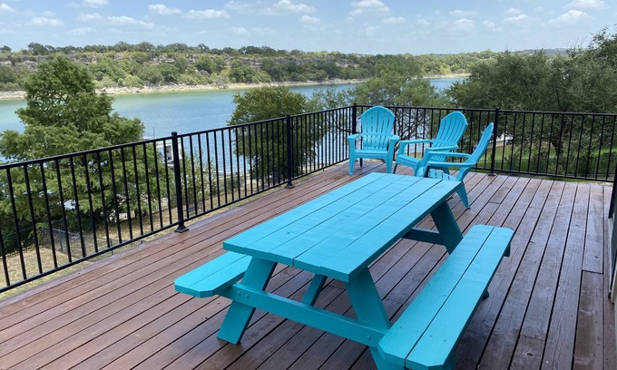 Spicewood Casa | Encantadora casa frente al lago perfecta para una escapada de fin de semana