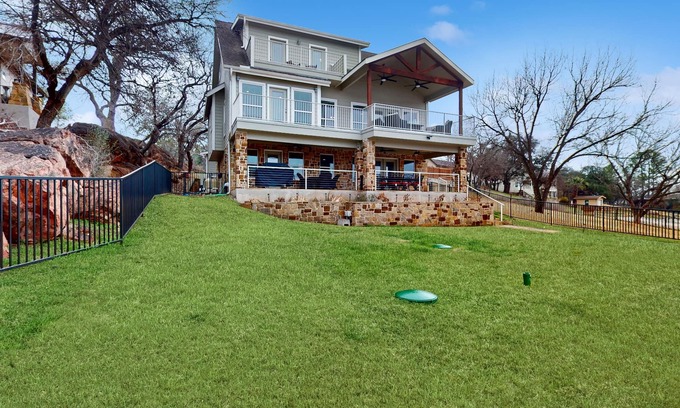 Burnet Casa | Encantadora casa frente al lago con vistas al lago, muelle y entretenimiento!