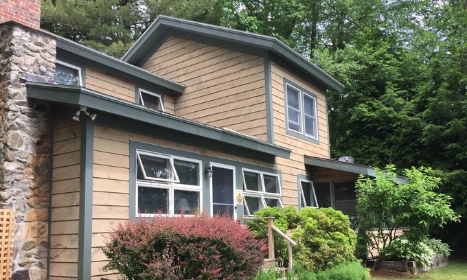 North Egremont Casa | Charming lakefront home in the heart of the Berkshires