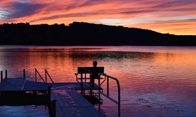 Union Casa | Charming lakefront home with kayaks, full kitchen, fast WiFi & washer/dryer