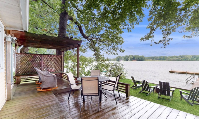 Scotts Casa | Charming Lakefront House with Stunning Views and Private Dock
