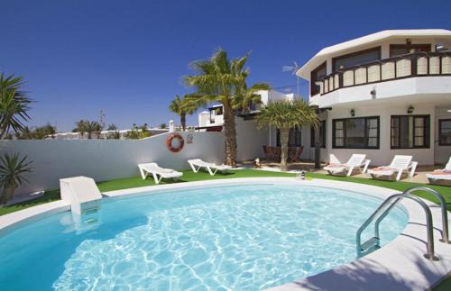 Puerto del Carmen Apartamento | Charming Lanzarote Villa Casa Tingu 3 Bedrooms Heated Private Pool Centre Of Resort Puerto Del Carmen