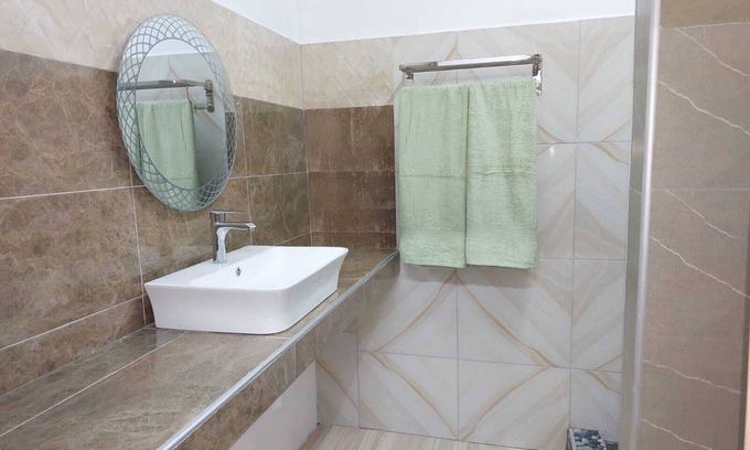 Coromandel Apartamento | Charming large studio with fully equipped kitchenette + terrace. 3 Persons