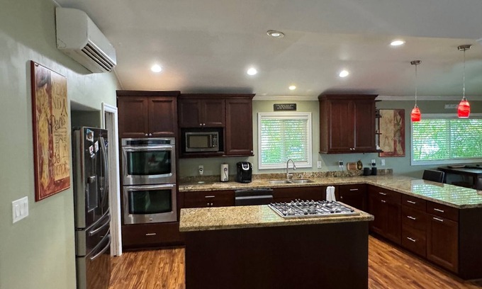 Aiea Casa | Charming large 1-bedroom house with AC, vaulted ceiling, and pool in Aiea