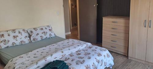 Thorpe Satchville Casa | Charming Leicester Guest Room with Shared Facilities