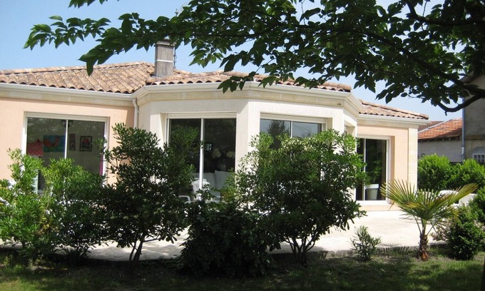 Eysines Casa | Brillante casa con encanto en el camino a viñedos, playas y gastronomía