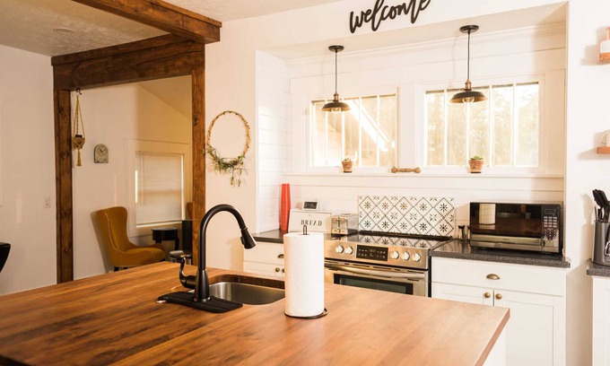 Lincoln Casa | Charming Home | 4 King Beds | 10 Guests