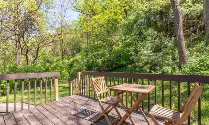 Winton Hills Casa | Charming Little House on the Hill