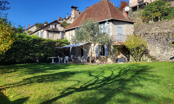 Gramat Casa | ENCANTO POCA CASA EN LOTE EN PIEDRA Y PERNO