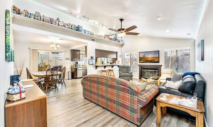 Lodi Casa | Charming Lodi Getaway Near Vineyards & Downtown!