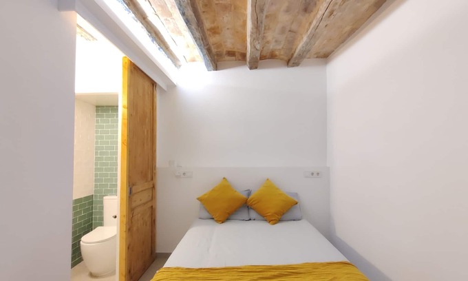 Vic - Remei Apartamento | Encantador Loft en el centro Histórico de Manresa.