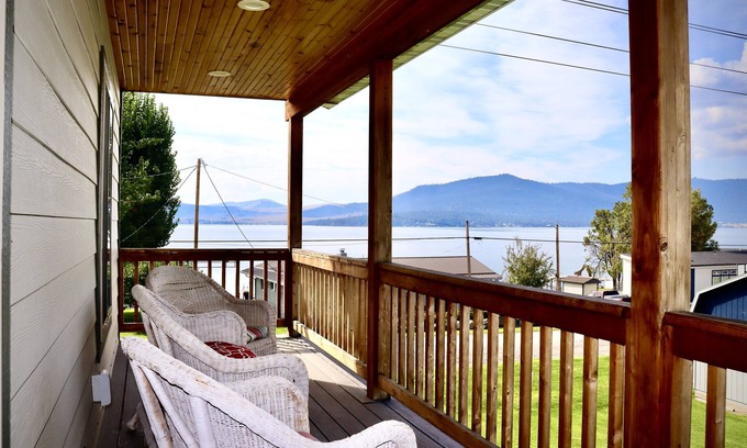 Elmo Apartamento | Charming Loft with Panoramic Lake Views