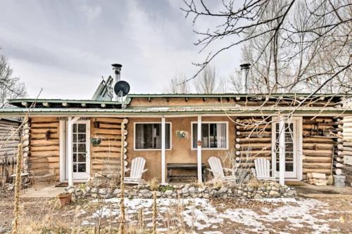 San Cristobal Casa | Charming Log Cabin Rental on Eco-Farm near Taos Ski Valley