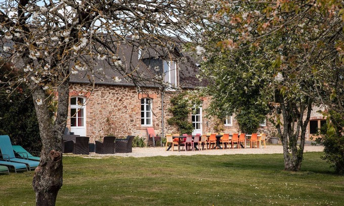 Saint-Fort Cabaña | Delicioso Longere, amplias zonas verdes, piscina privada climatizada