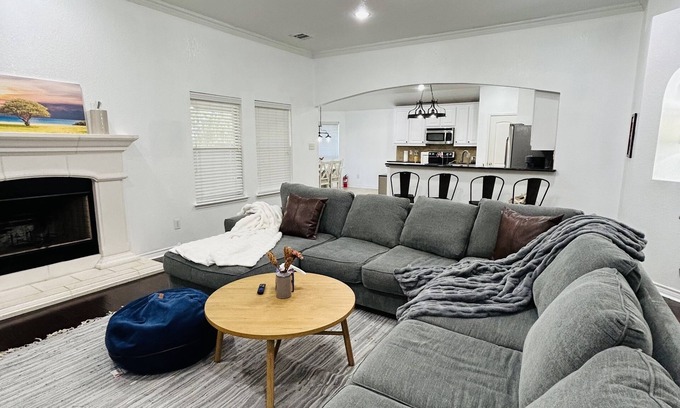Burleson Casa | Charming Luxury Convenience Spacious Home Burleson