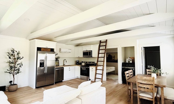 Boiling Springs Cabaña | Charming luxury cottage in the heart of Boiling Springs