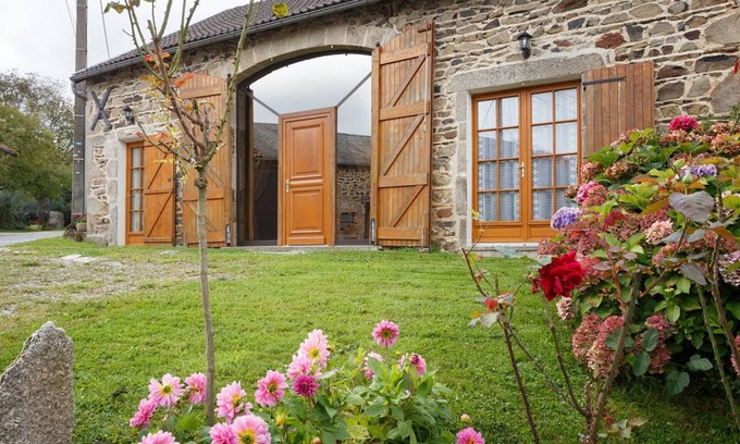 Ferrieres-sur-Sichon Cabaña | Casa Rural en Montaña: 3 Hab, Terraza Cubierta, Cerca de Vichy, Admite Mascotas